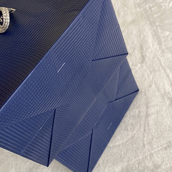 Swarovskis Shopping Bags - Picture 4 of 8